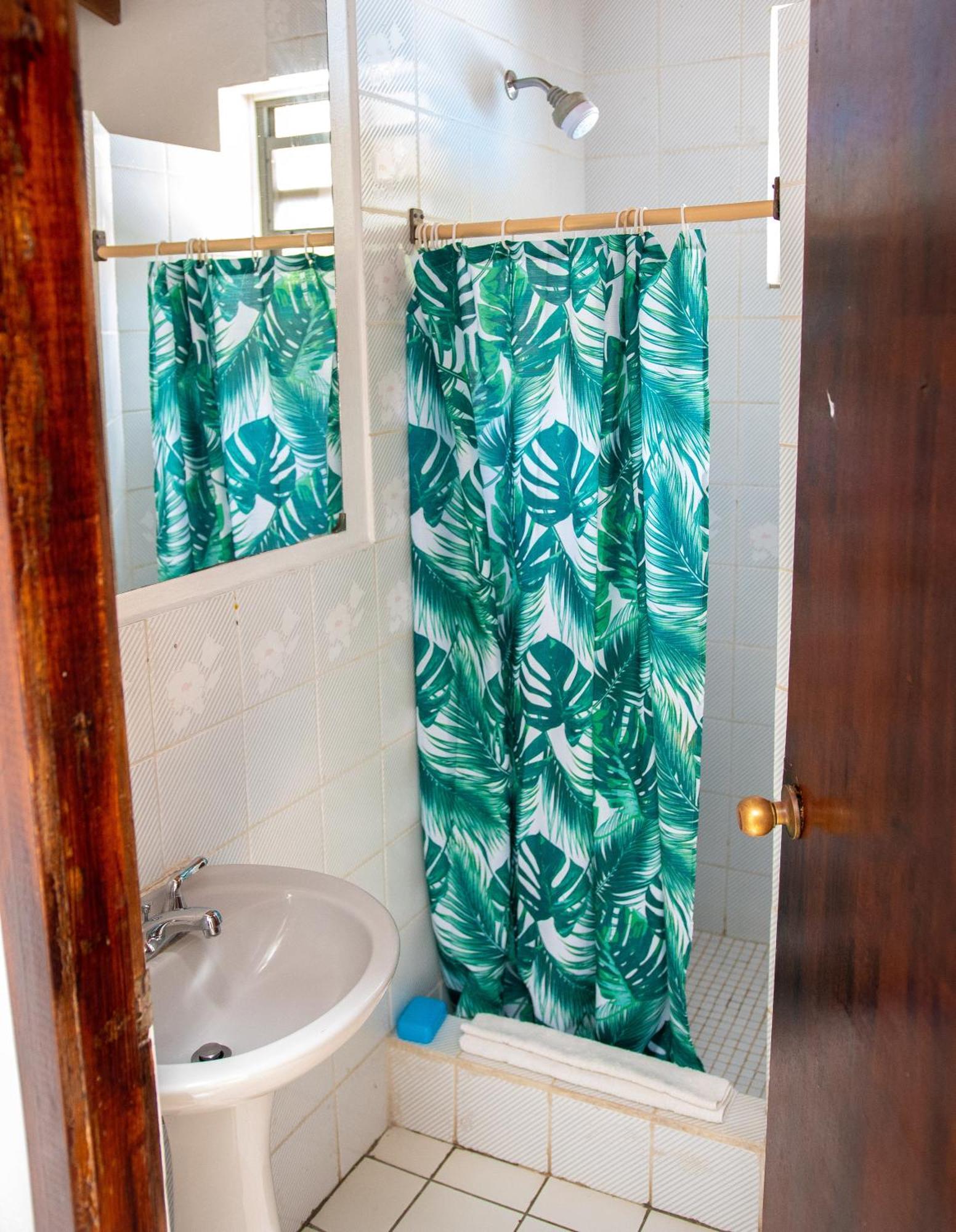 Tropical Breeze Vacation Home And Apartments Gros Islet Exterior foto